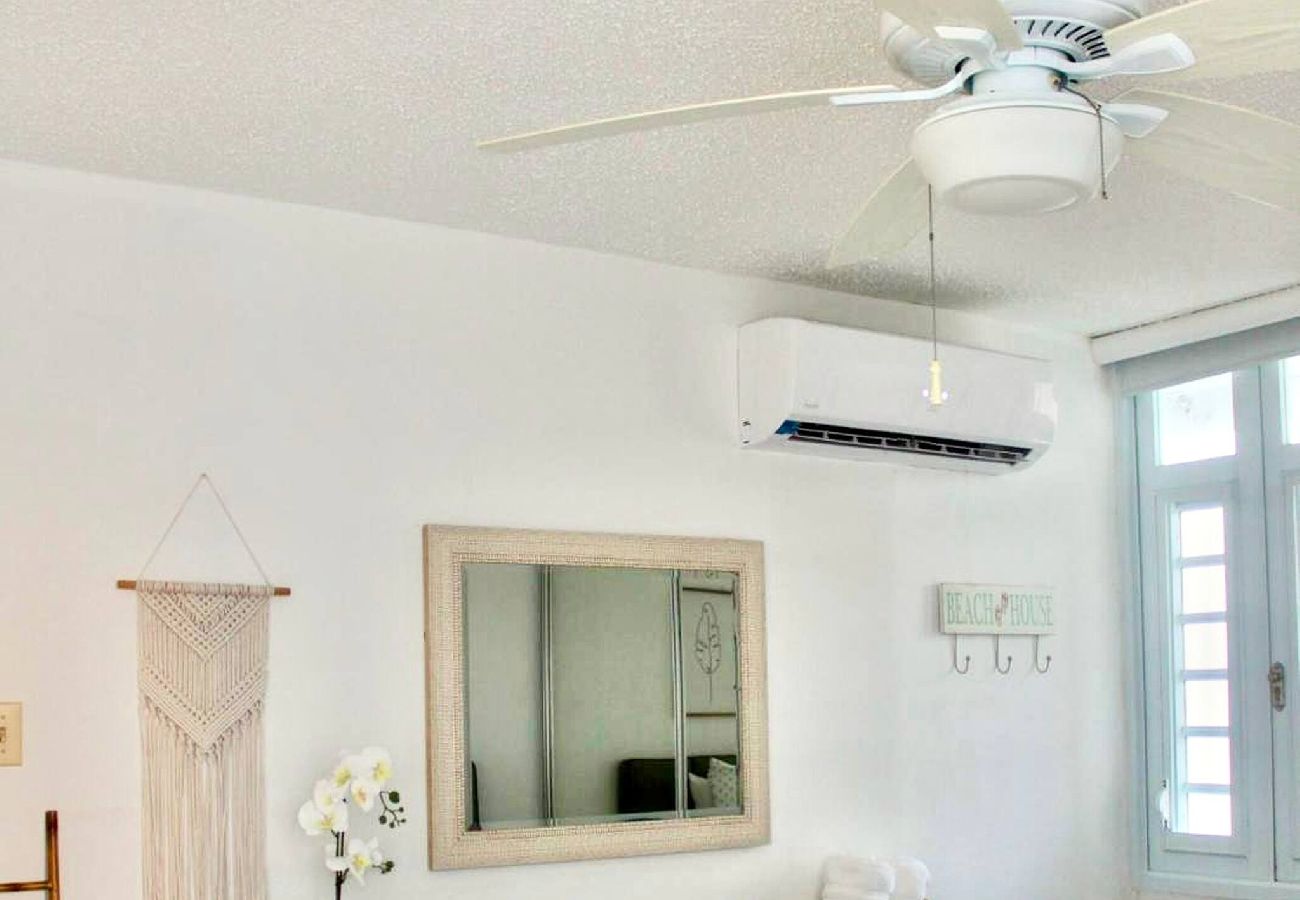 Apartment in Fajardo - Fajardo Oceanfront: Marina Views, Wi-Fi & Pool 