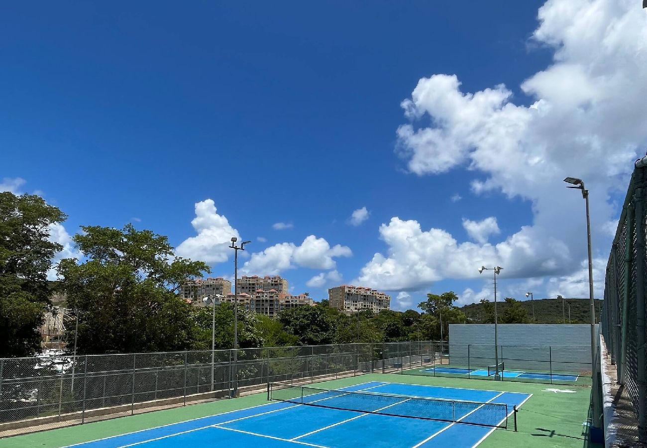 Apartment in Fajardo - Fajardo Oceanfront: Marina Views, Wi-Fi & Pool 