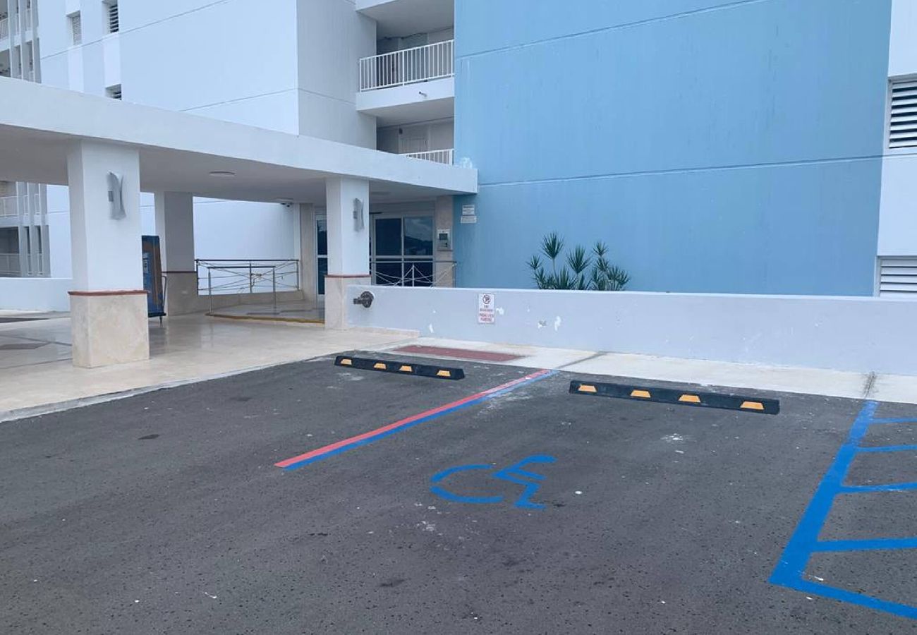 Apartment in Fajardo - Fajardo Oceanfront: Marina Views, Wi-Fi & Pool 
