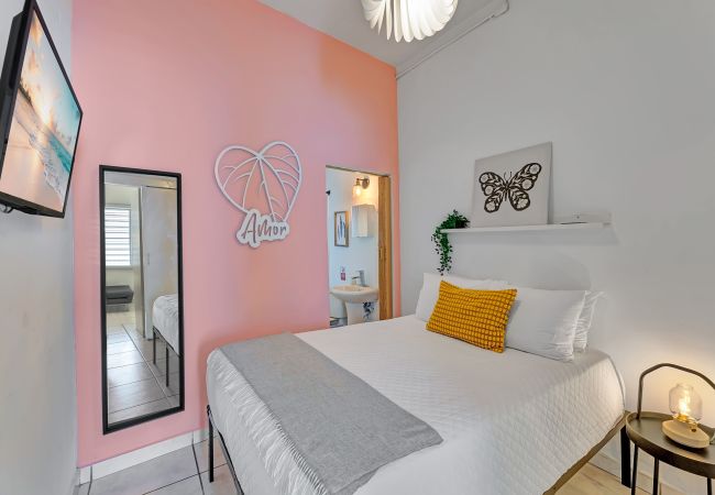 Apartment in San Juan - Love Suite at Miramar, San Juan - 1 Bedroom 