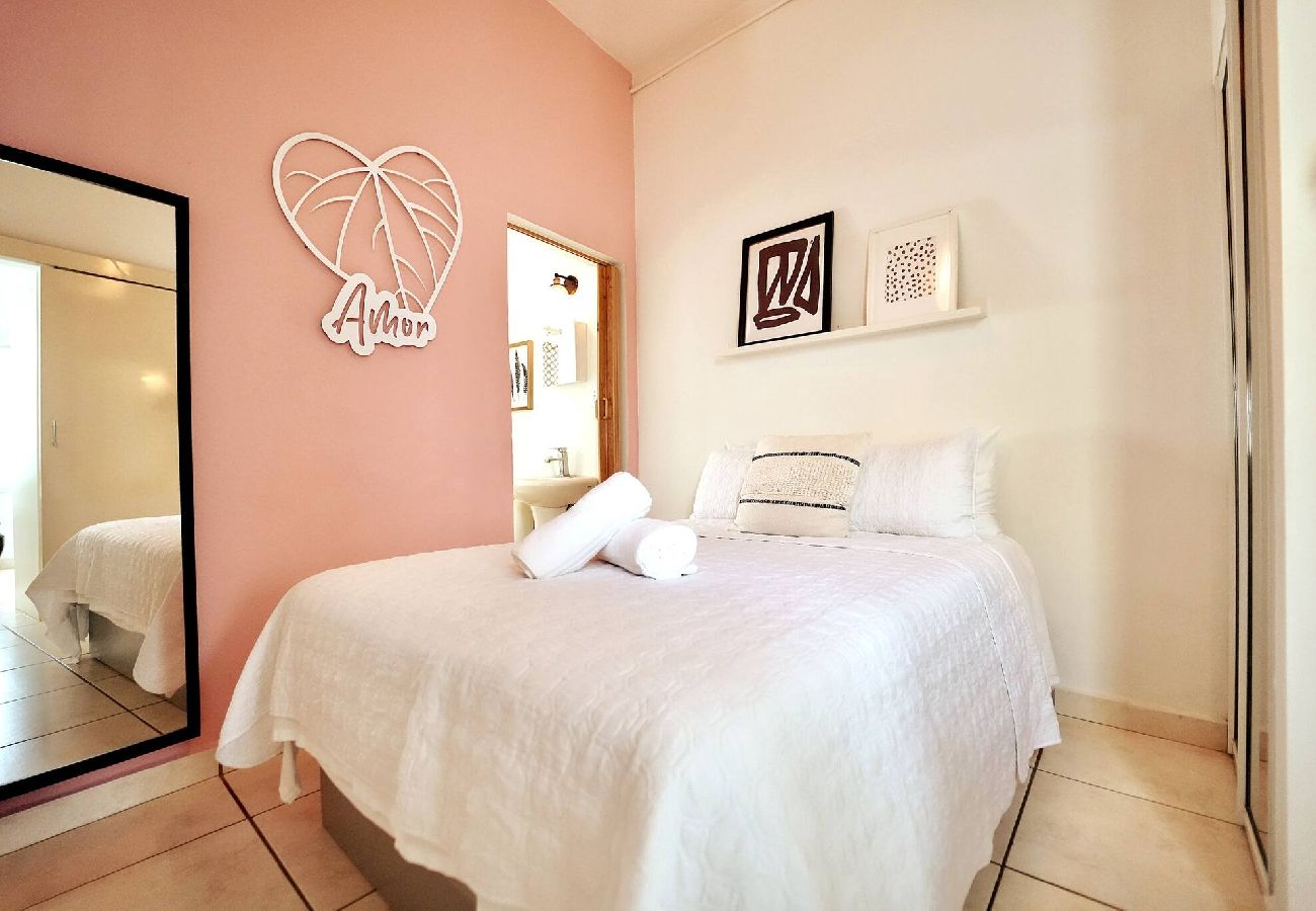 Apartment in San Juan - Love Suite at Miramar, San Juan - 1 Bedroom 