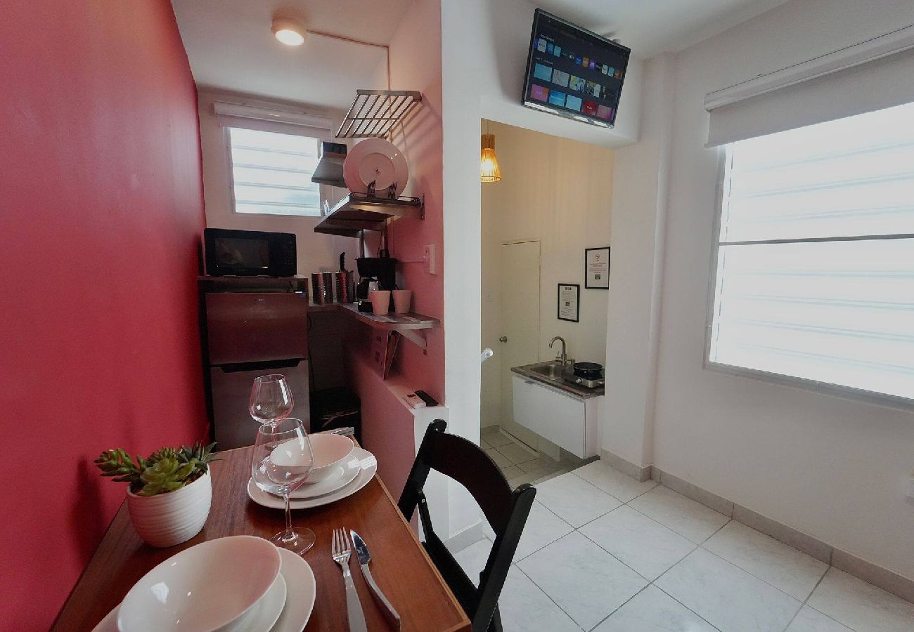 Apartment in San Juan - Centric and Cozy Studio In The Heart of Miramar 