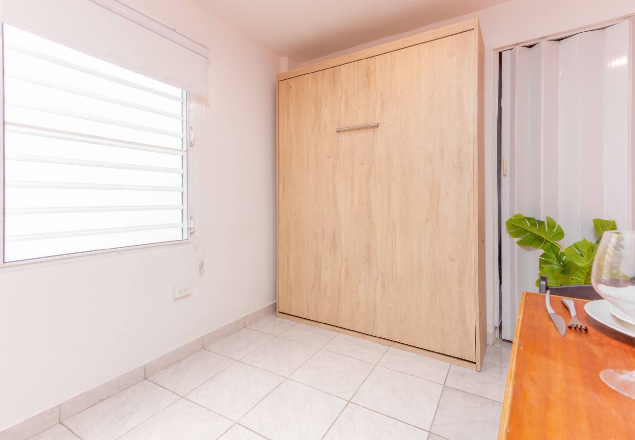 Apartment in San Juan - Centric and Cozy Studio In The Heart of Miramar 