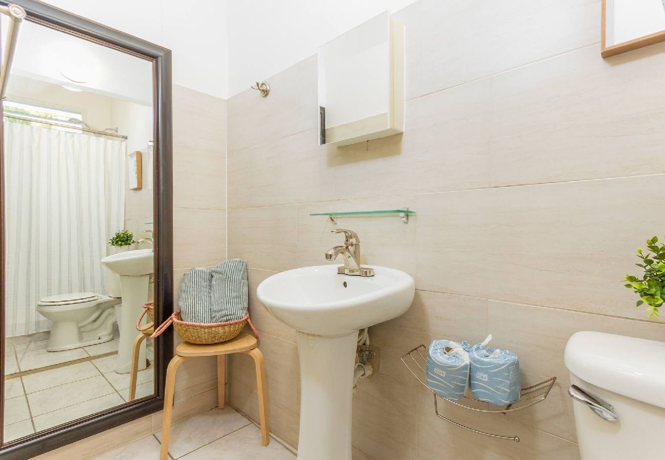 Apartment in San Juan - Centric and Cozy Studio In The Heart of Miramar 