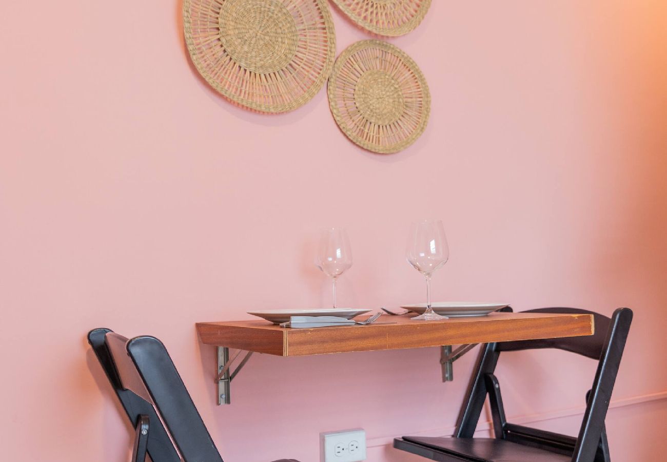 Apartment in San Juan - Centric and Cozy Studio In The Heart of Miramar 