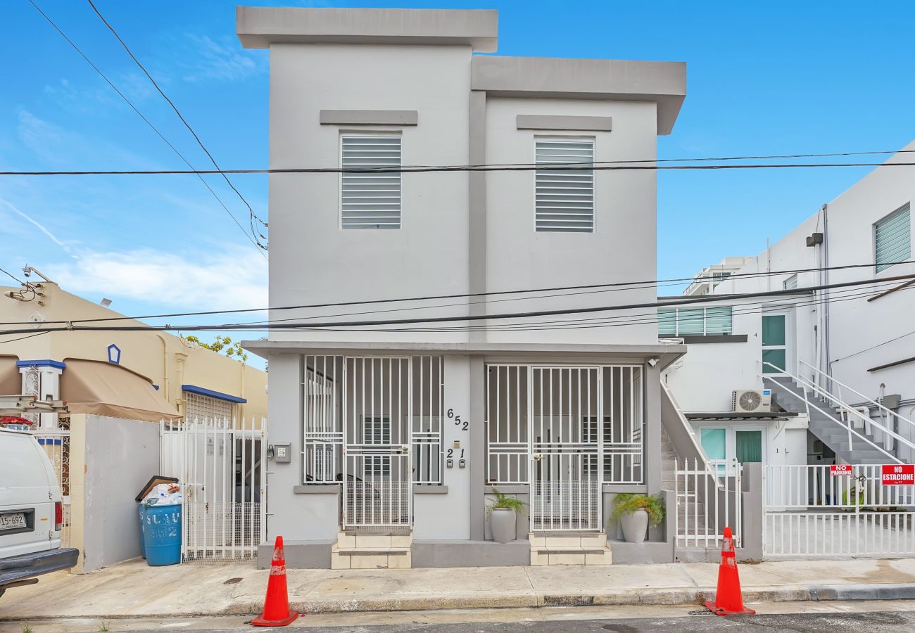 Apartment in San Juan - Bright, Centric and Cozy Studio In The Heart of Miramar 