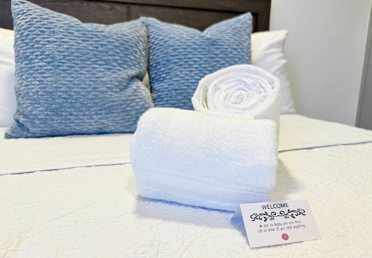 Apartment in San Juan - Brisamare Apt 5 |  2BR  | Pool, BBQ, Generator 