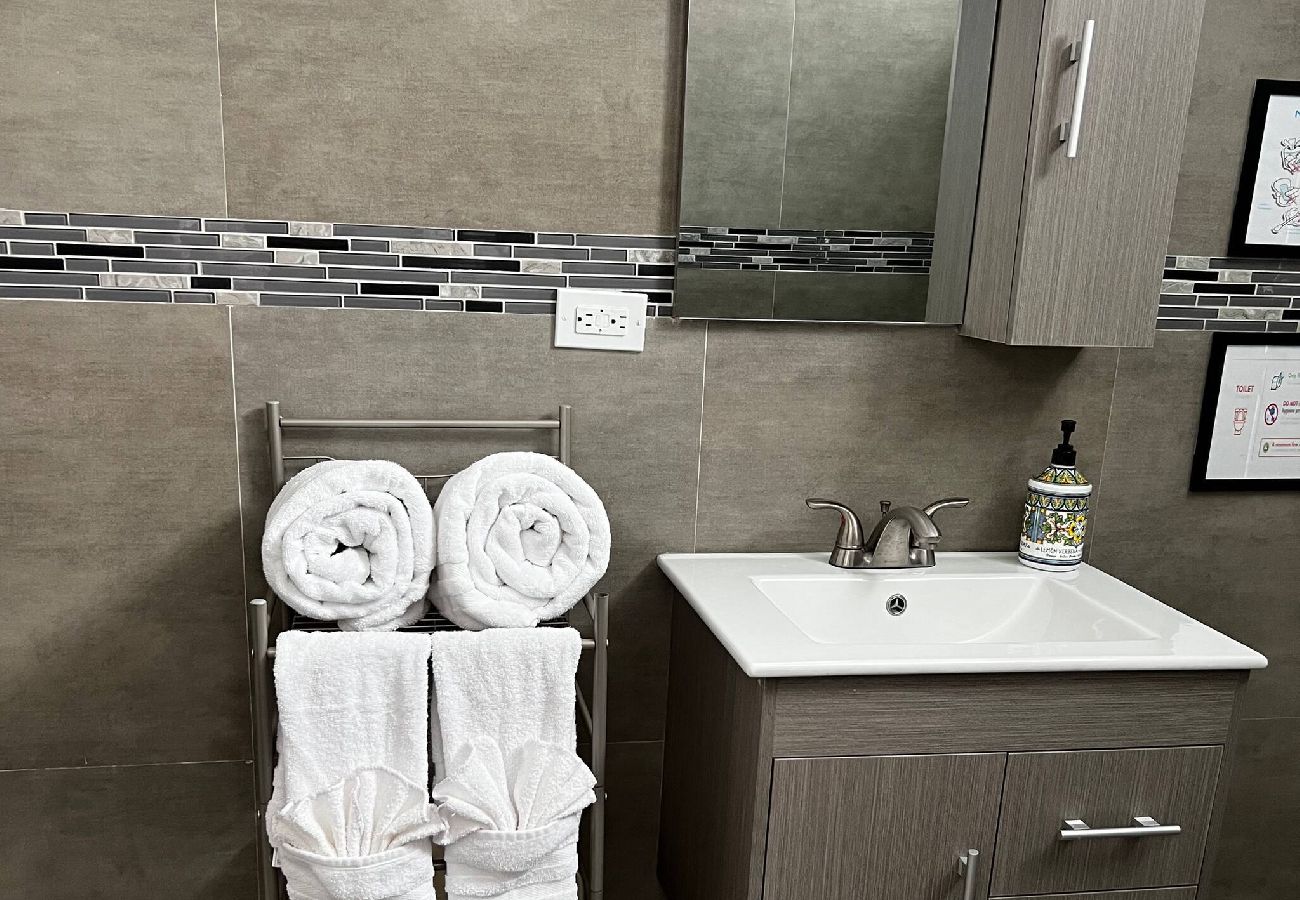 Apartment in Carolina - Charming apartment 5' walk to the beach 