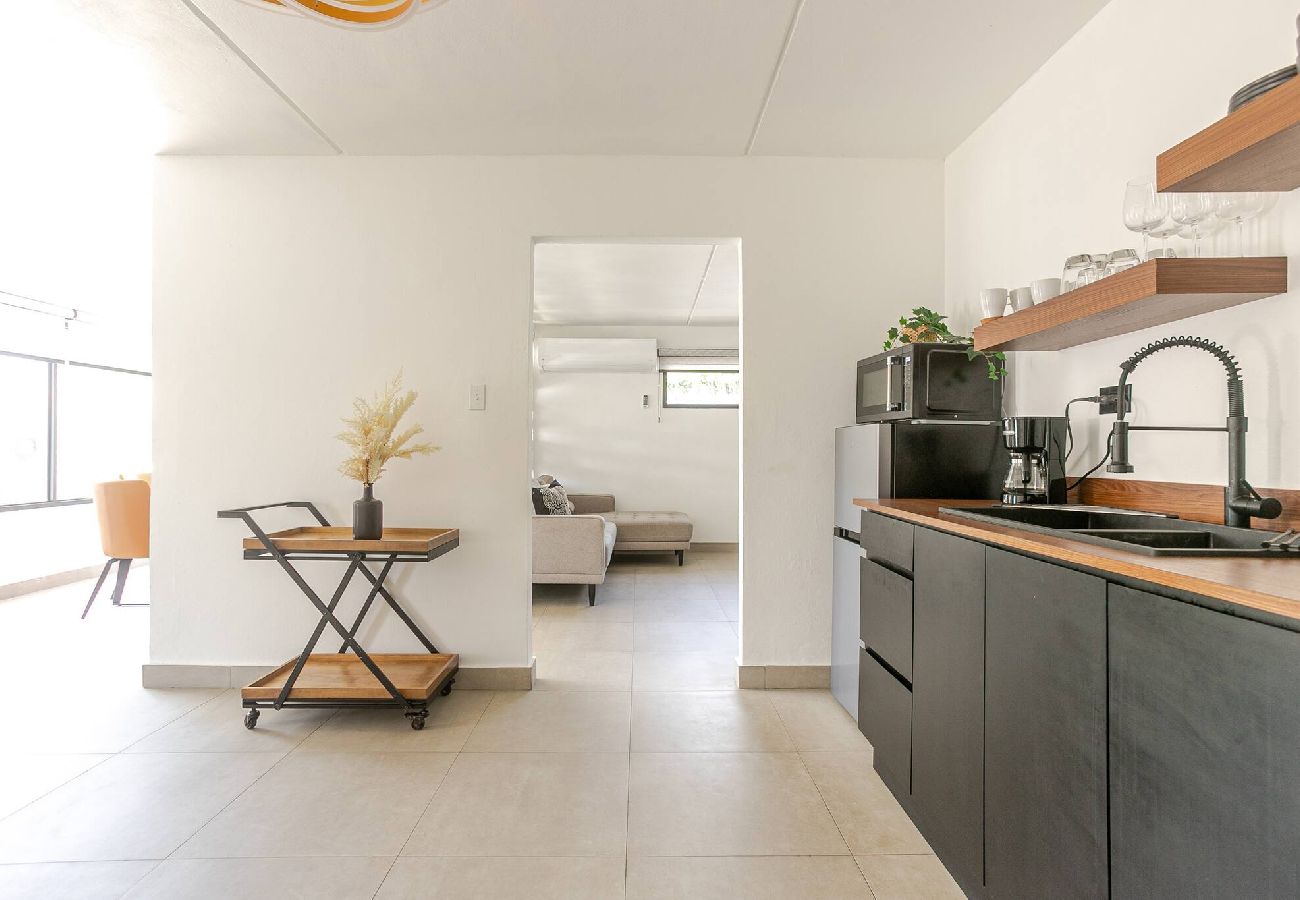 House in Carolina - Lux Gem~Mins to SJU~Pool~Tesla Solar~No Blackouts 