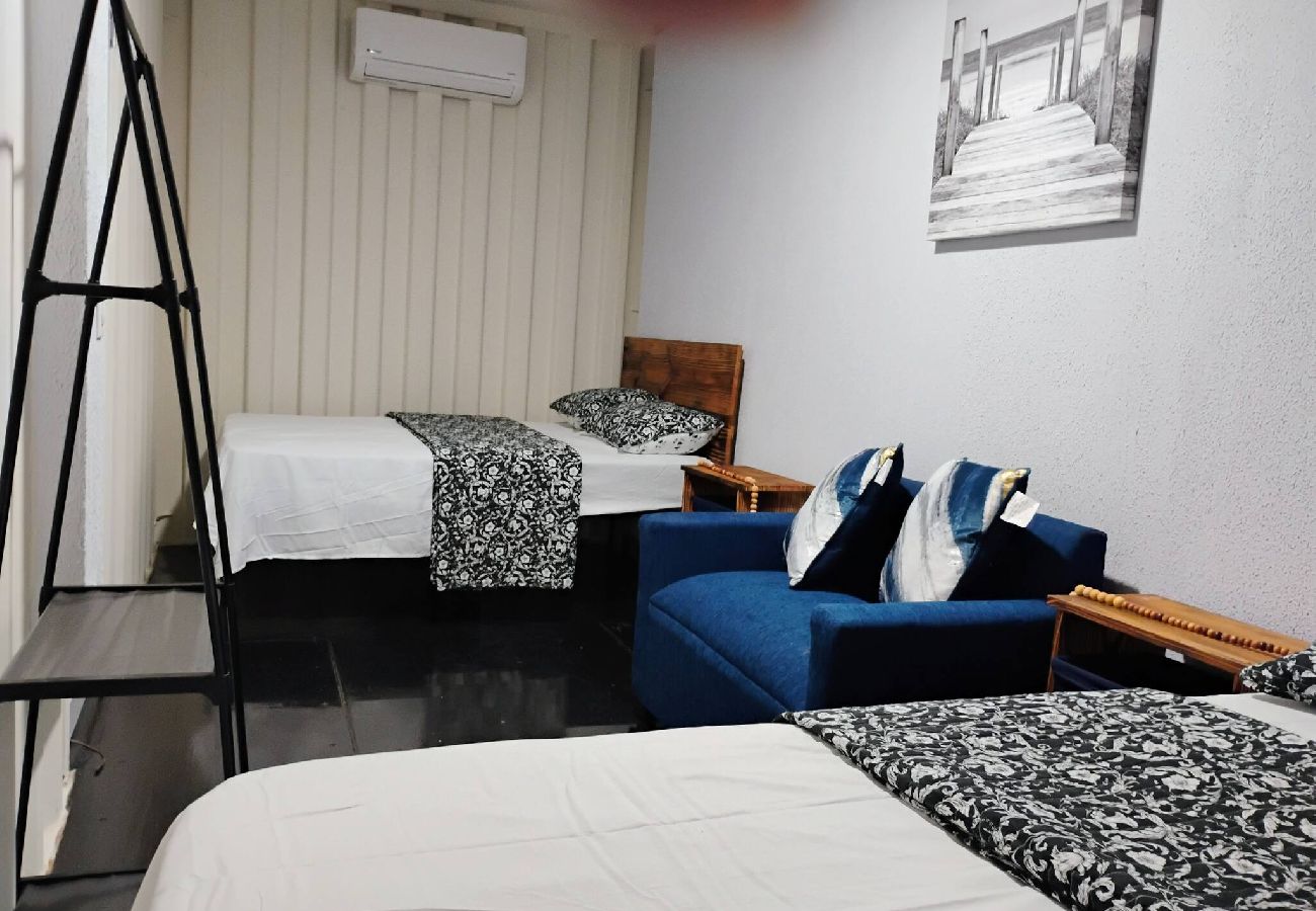 Apartment in Vega Baja - Cozy One-Bedroom Apartment for 4 Guests Near the Beach