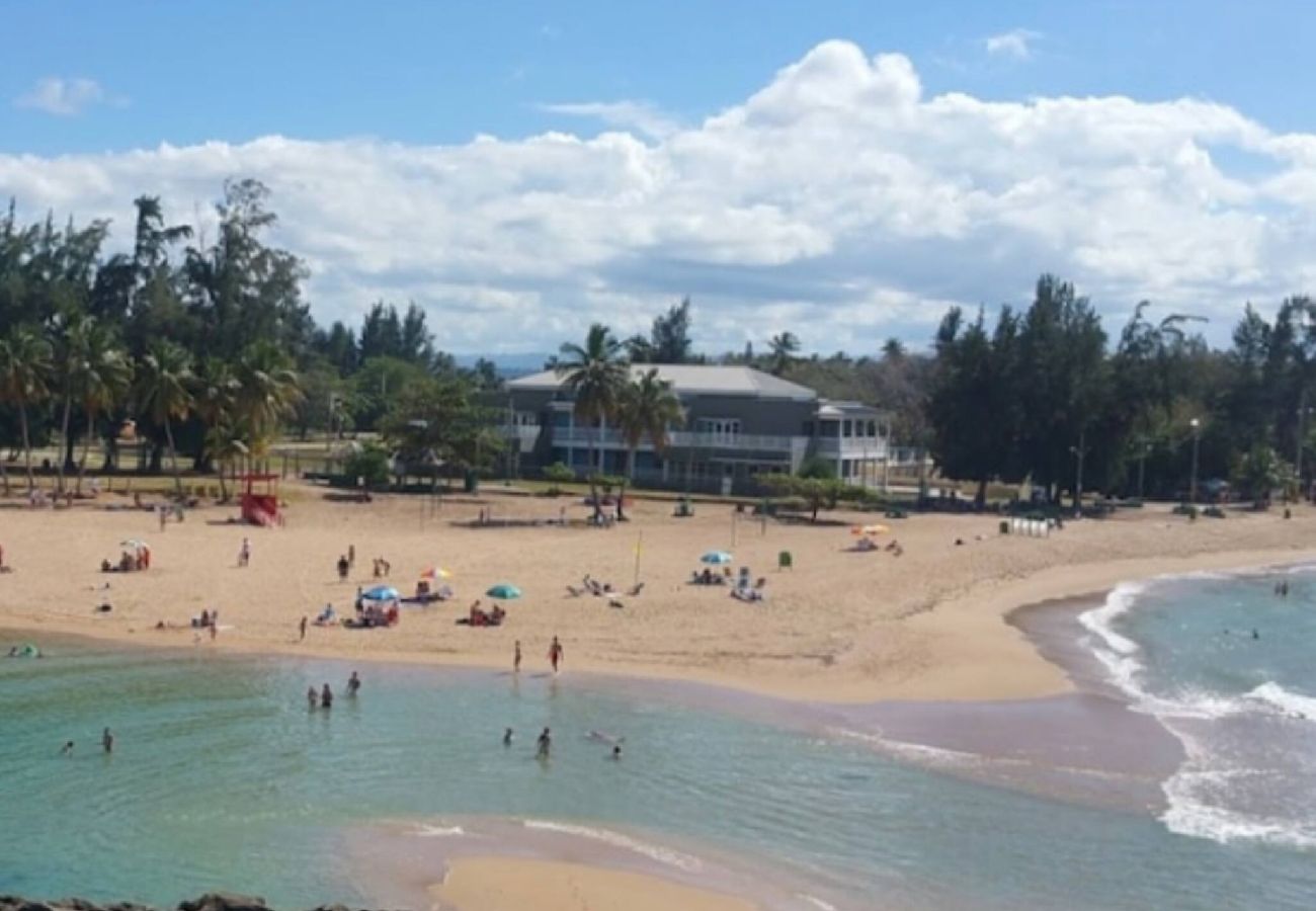 Apartment in Vega Baja - Beachside 1BR Apartment at Entre Olas – Sleeps 4