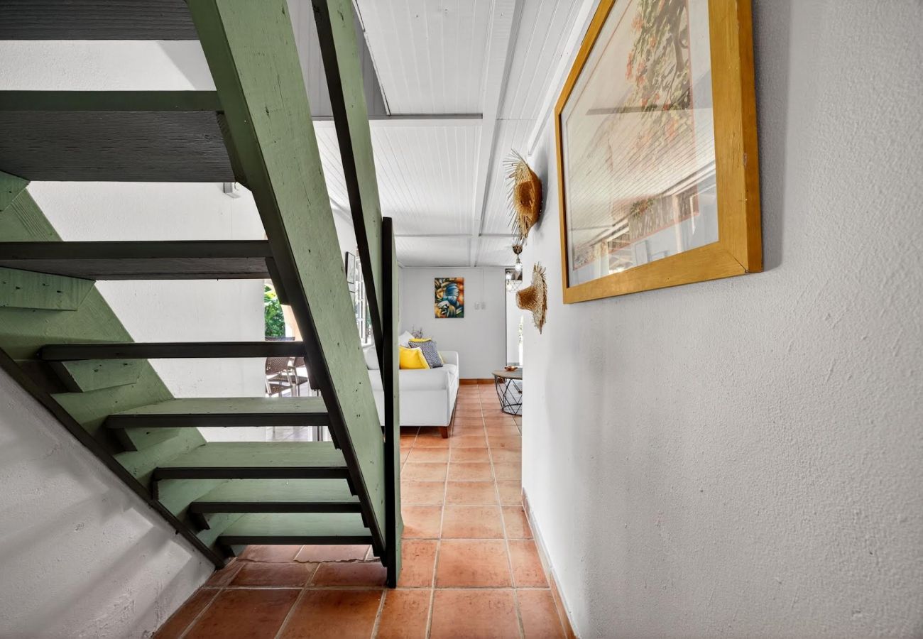 Country house in Cayey - Escape to a Mountain Hideaway w/ Jacuzzi & Scenic Views in Cayey, Puerto Rico.