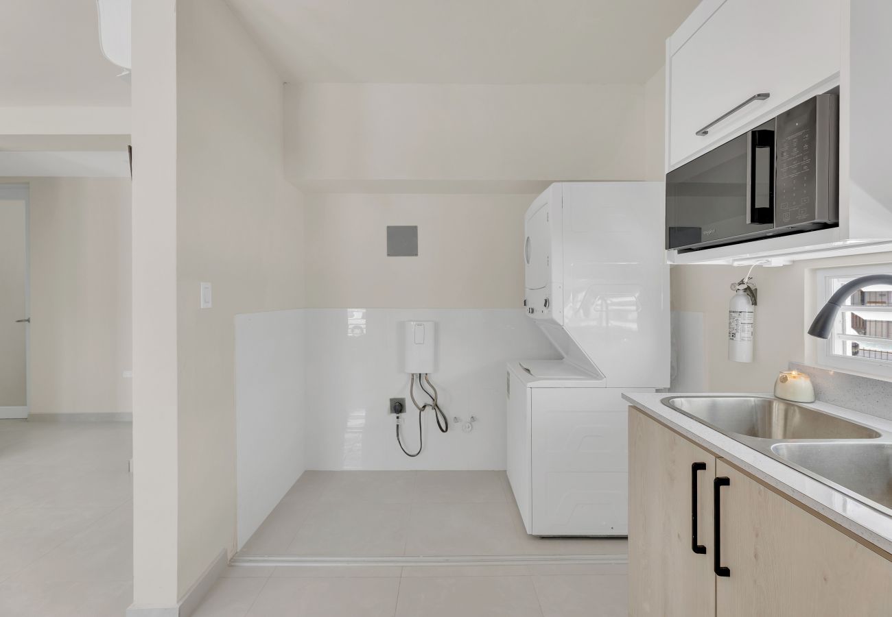 Apartment in San Juan - Spacious Apt. with Private Balcony, 2 BR | Sleeps 6