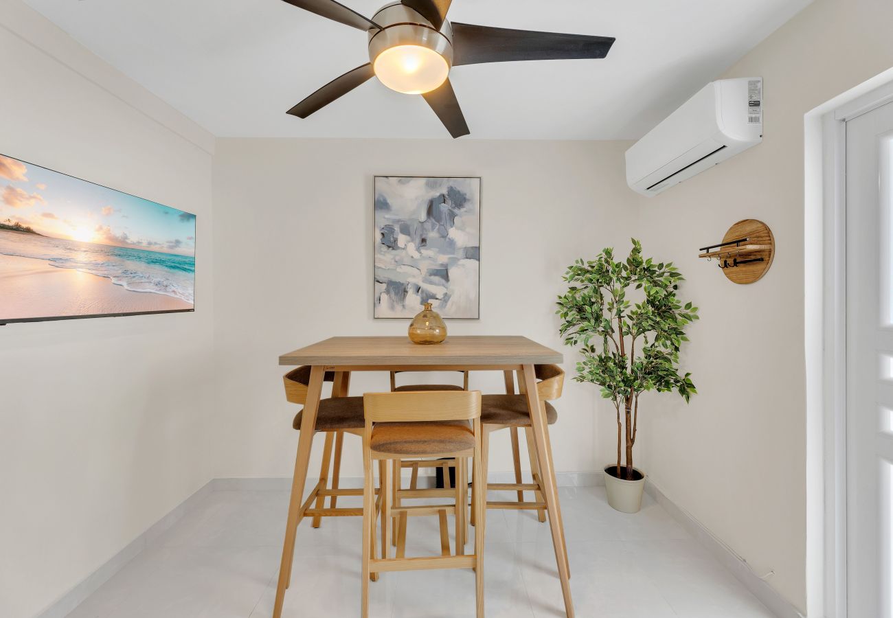 Apartment in San Juan - Cozy retreat w private patio 2 br, sleeps 3