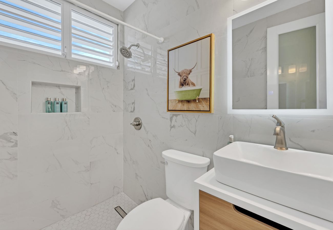 Apartment in San Juan - Cozy 2BR Apartment w/ Open Living Space | Sleeps 6