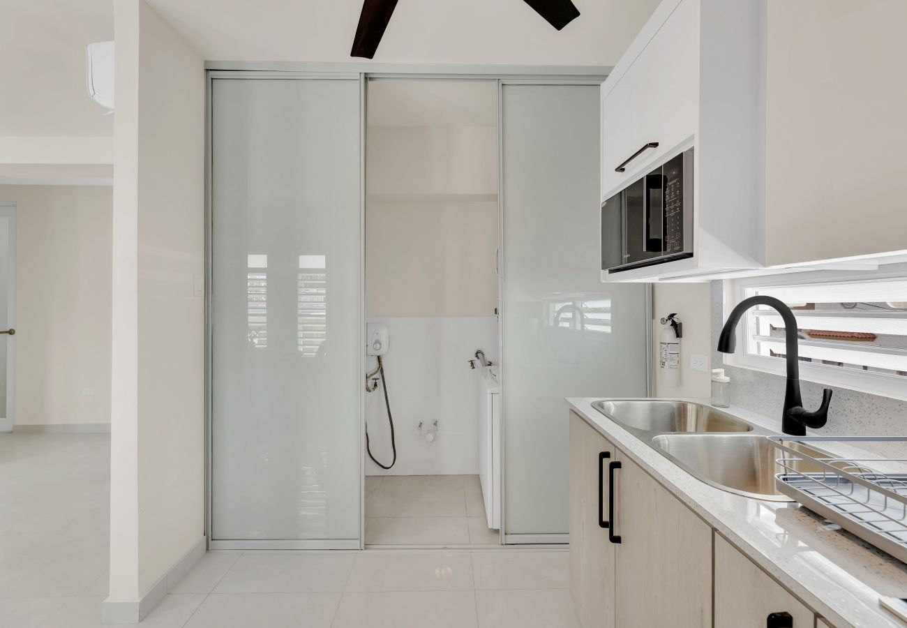 Apartment in San Juan - Cozy Retreat with Private Balcony, 2 BR | Sleeps 6