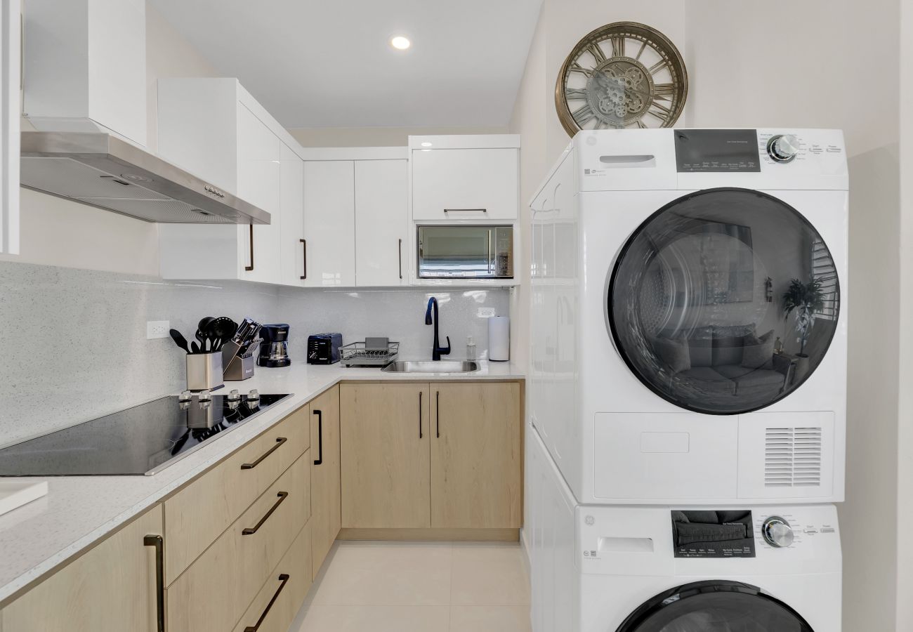 Apartment in San Juan - Modern Retreat w/ Private Balcony, 1BR for 3