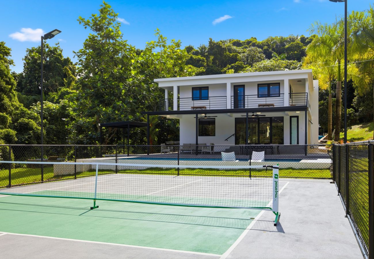 House in Río Grande - Rainforest Retreat | 6BR Private Pool Home for Groups