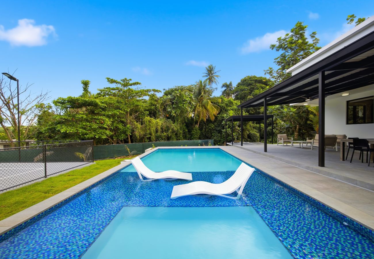House in Río Grande - Rainforest Retreat | 6BR Private Pool Home for Groups