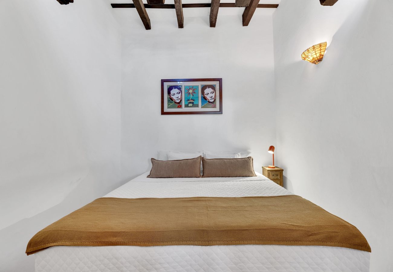 Apartment in San Juan - Centrally located  2BR Apartment w Terrance in San Juan