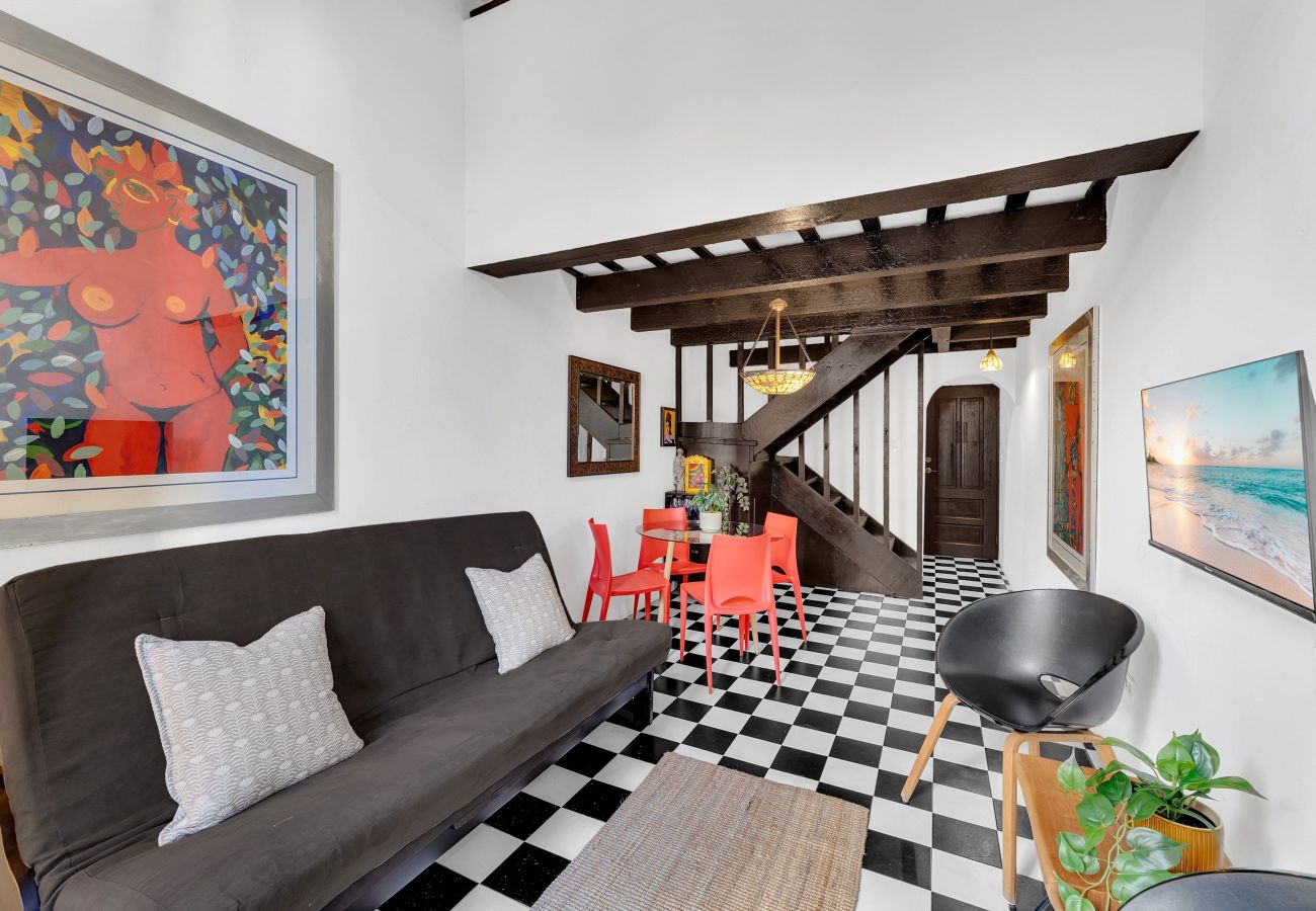 Apartment in San Juan - Centrally located  2BR Apartment w Terrance in San Juan