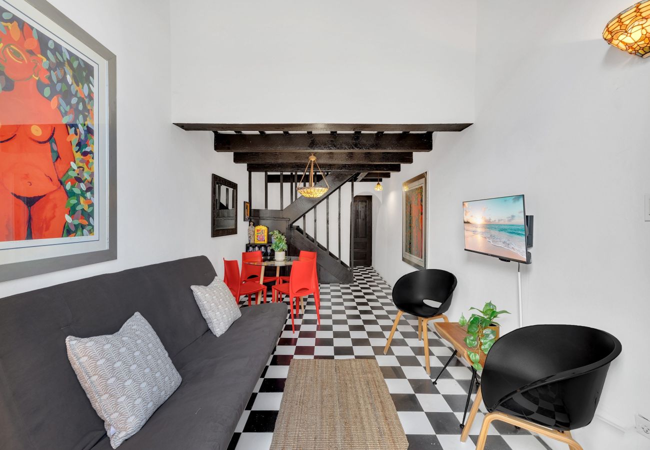 Apartment in San Juan - Centrally located  2BR Apartment w Terrance in San Juan