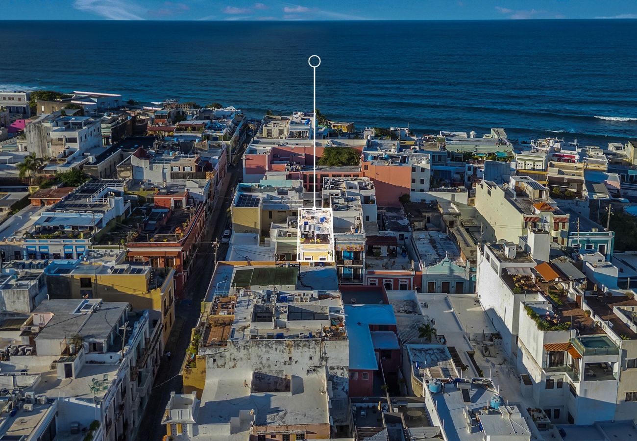 Apartment in San Juan - Centrally located  2BR Apartment w Terrance in San Juan