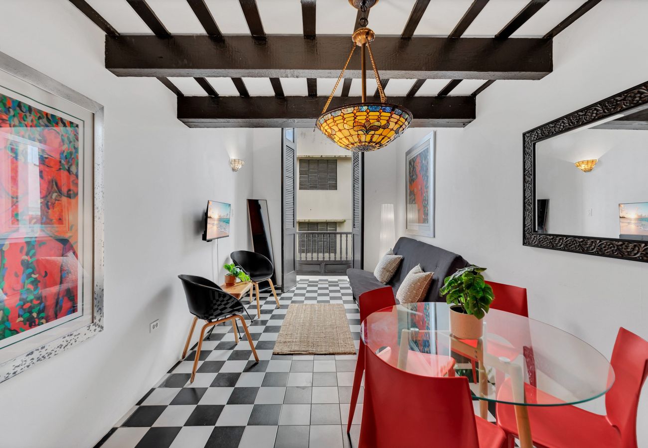 Apartment in San Juan - Centrally located  2BR Apartment w Terrance in San Juan