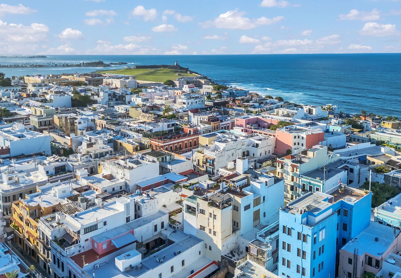 Apartment in San Juan - Centrally located  2BR Apartment w Terrance in San Juan