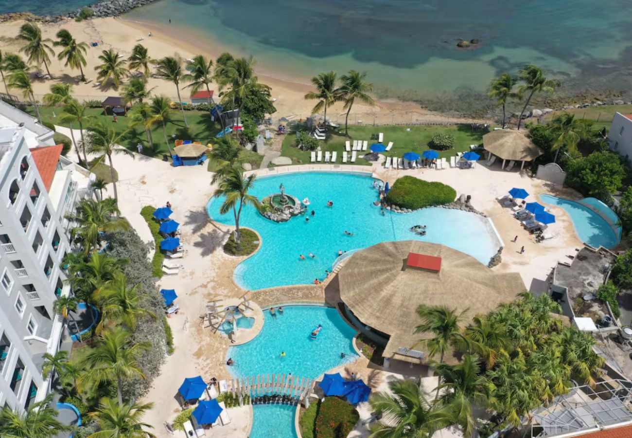 Apartment in Dorado - Luxury Oceanfront 2BR |Beach Access + Resort Pools