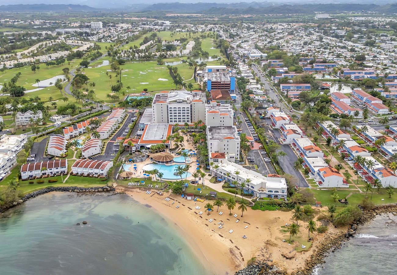 Apartment in Dorado - Luxury Oceanfront 2BR |Beach Access + Resort Pools