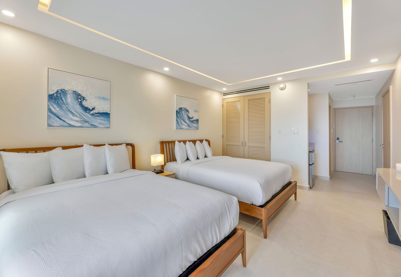 Apartment in Dorado - Luxury Oceanfront 2BR |Beach Access + Resort Pools