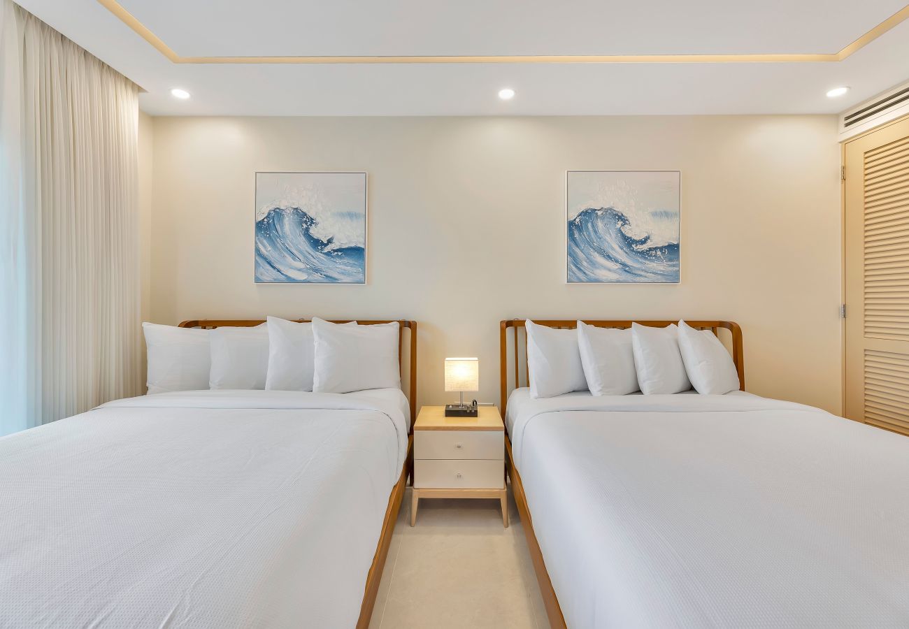 Apartment in Dorado - Luxury Oceanfront 2BR |Beach Access + Resort Pools