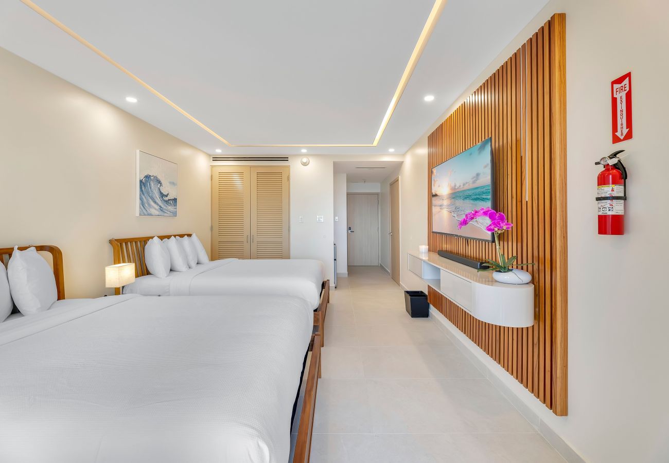 Apartment in Dorado - Luxury Oceanfront 2BR |Beach Access + Resort Pools