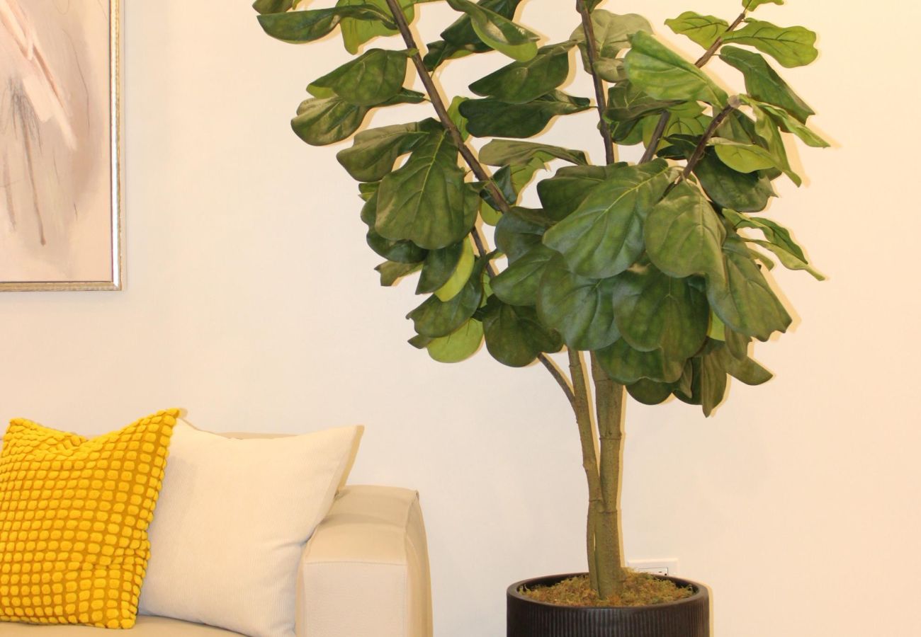 Apartment in Dorado - Elegant 1BR Retreat w/ King Bed & Balcony