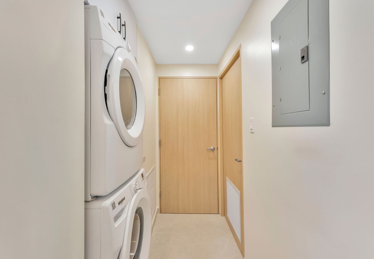 Apartment in Dorado - Elegant 1BR Retreat w/ King Bed & Balcony