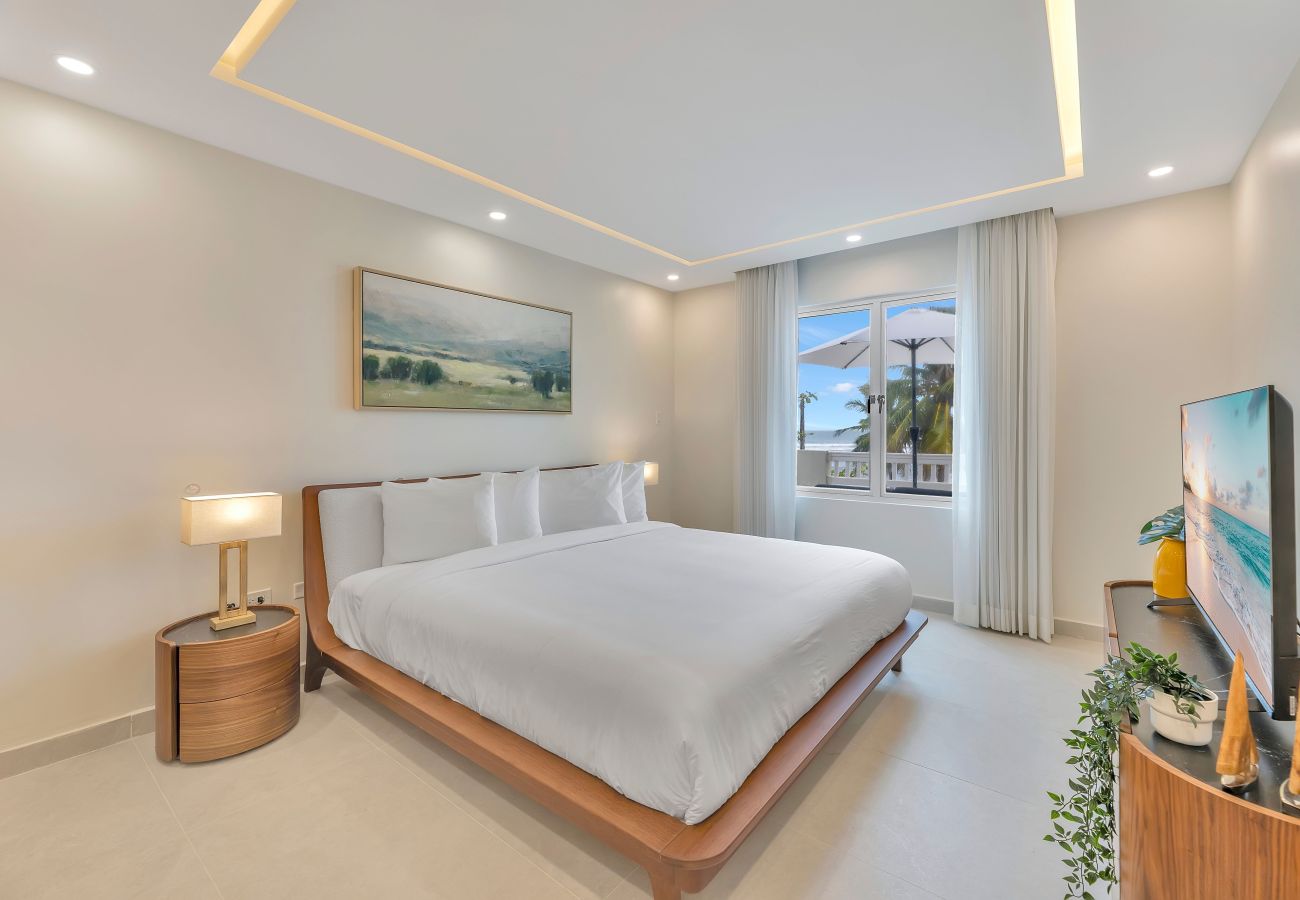 Apartment in Dorado - Elegant 1BR Retreat w/ King Bed & Balcony
