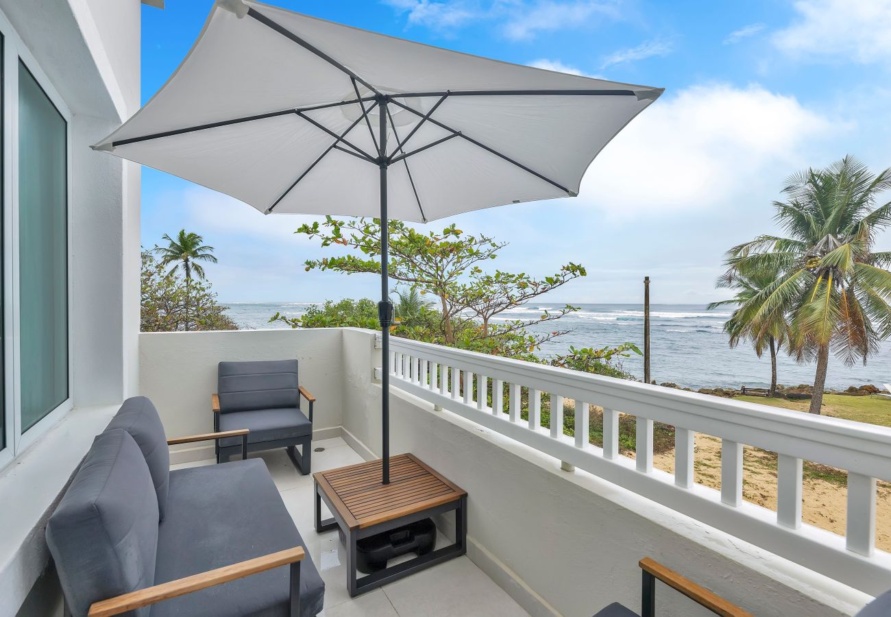 Apartment in Dorado - Elegant 1BR Retreat w/ King Bed & Balcony