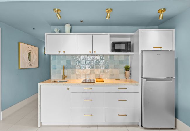 Apartment in San Juan - Perfect Couples Getaway · Ocean View Location