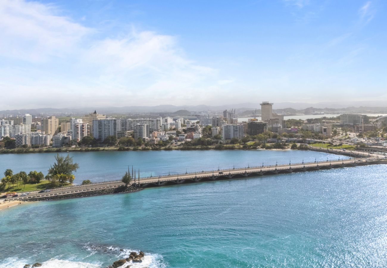 Apartment in San Juan - Perfect Couples Getaway · Ocean View Location