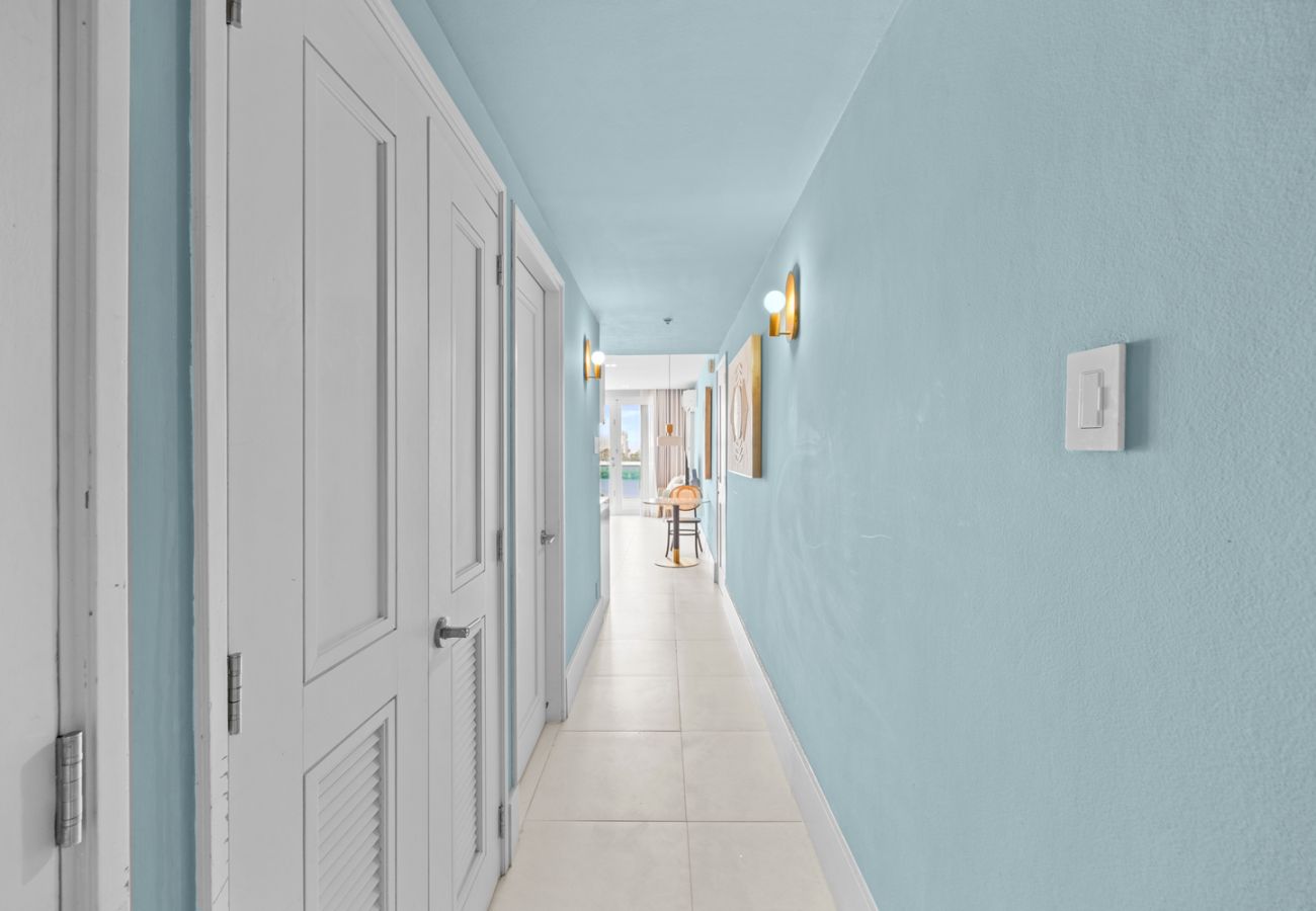 Apartment in San Juan - Perfect Couples Getaway · Ocean View Location