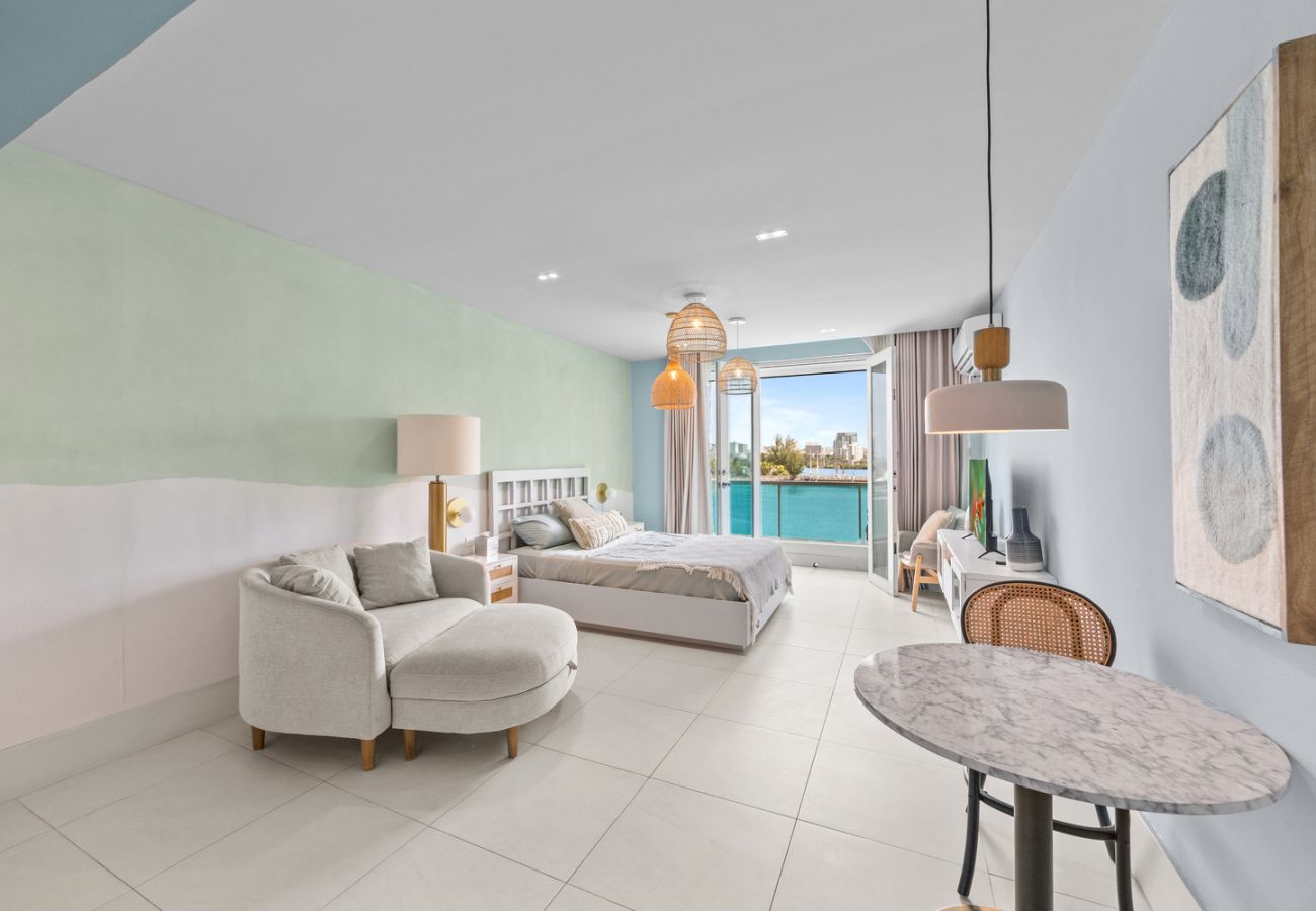 Apartment in San Juan - Perfect Couples Getaway · Ocean View Location