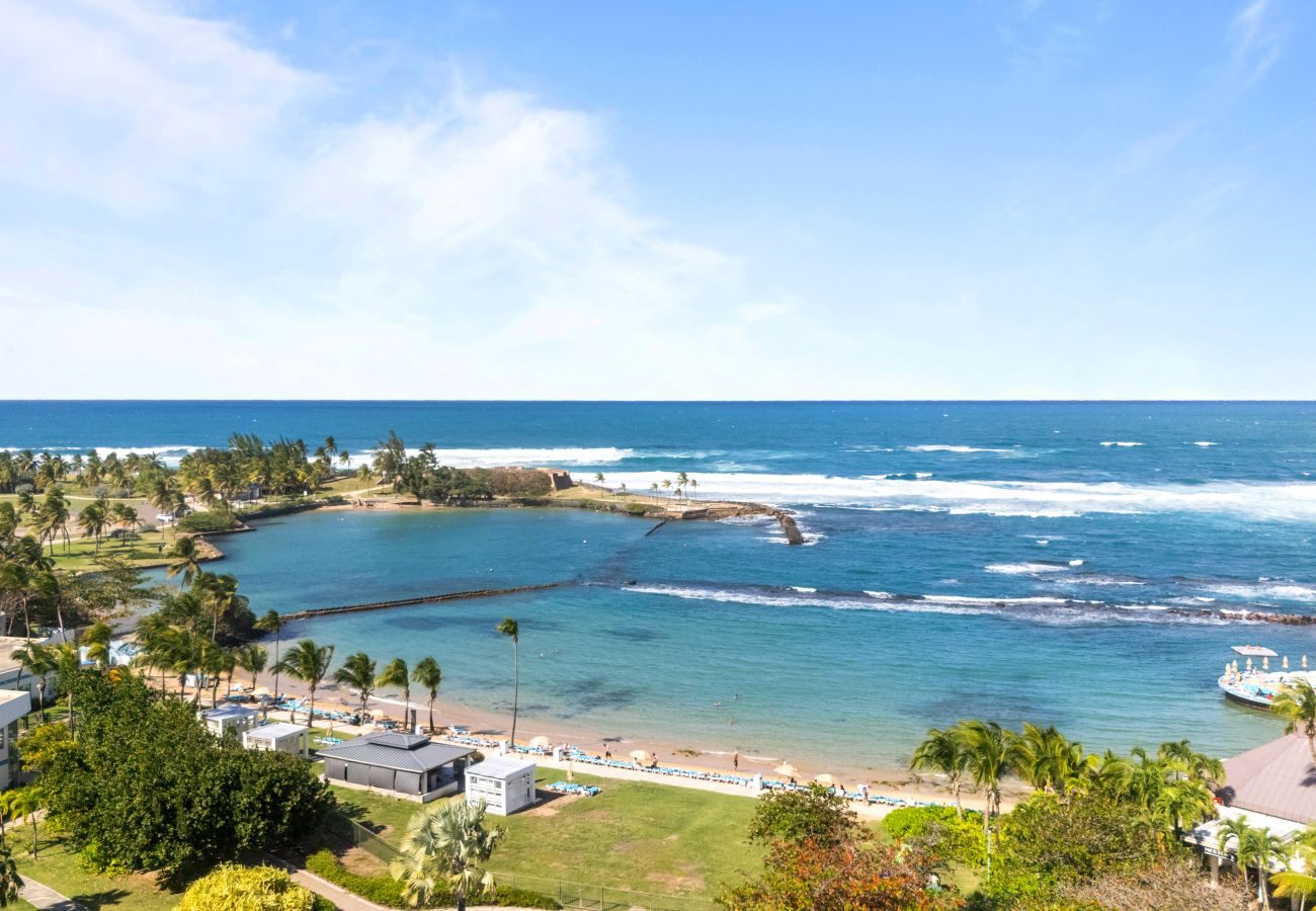 Apartment in San Juan - Perfect Couples Getaway · Ocean View Location