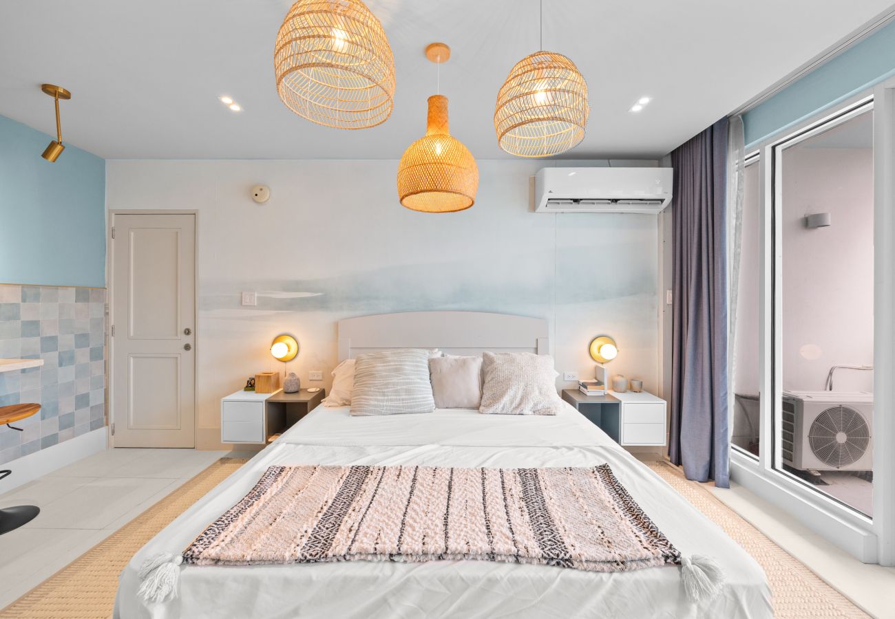 Apartment in San Juan - Bright & Modern Suite for Couples