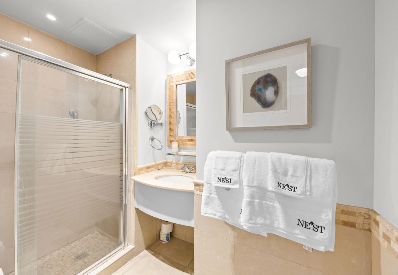 Apartment in San Juan - Bright & Modern Suite for Couples