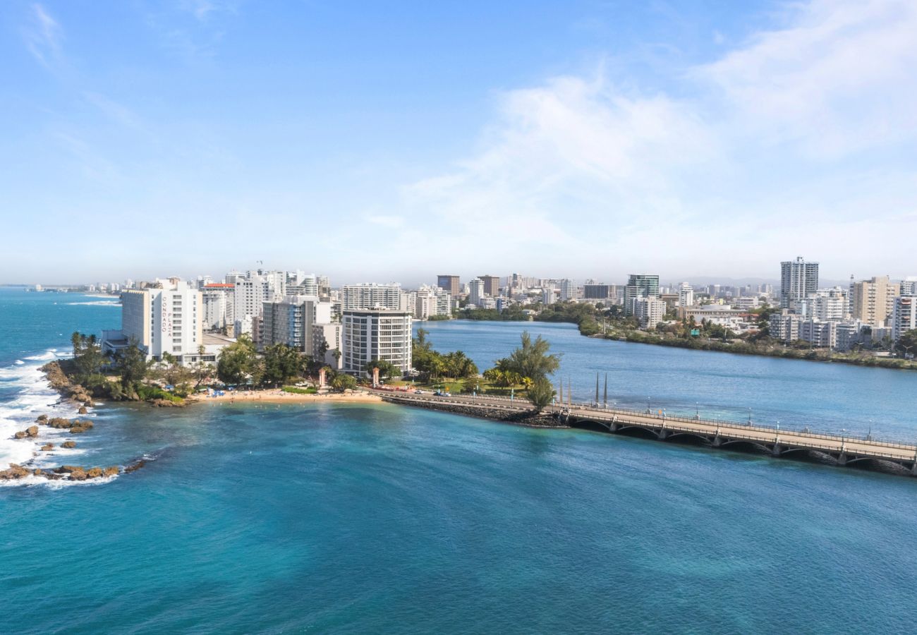 Apartment in San Juan - Bright & Modern Suite for Couples