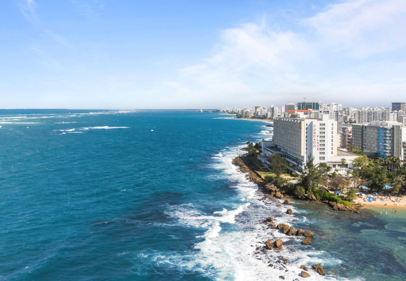 Apartment in San Juan - Bright & Modern Suite for Couples