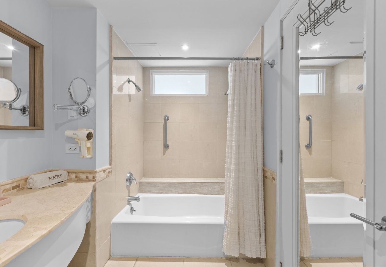 Apartment in San Juan - Stylish San Juan Condo | Pool, Balcony & Prime Location