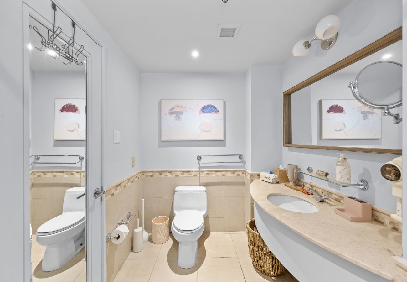 Apartment in San Juan - Stylish San Juan Condo | Pool, Balcony & Prime Location