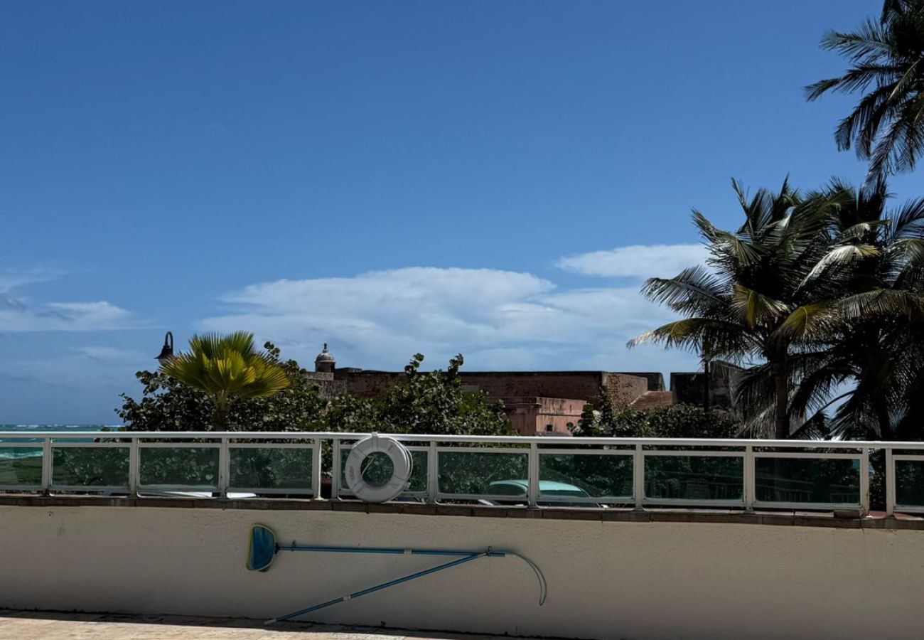 Apartment in San Juan - Stylish 1BR with Balcony & Prime Location